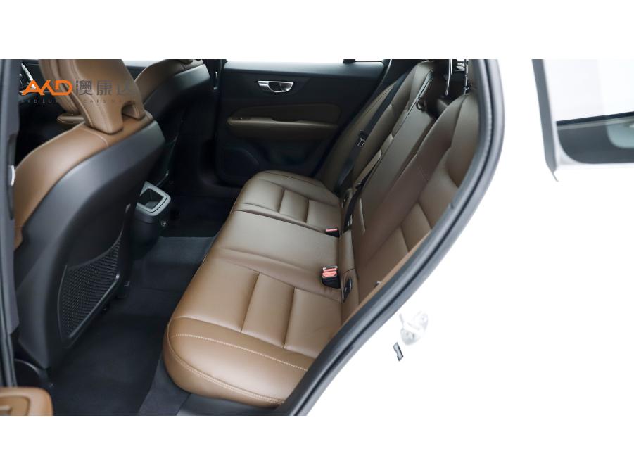 Volvo V60 2024 B5 Luxury