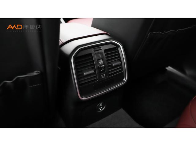 Porsche Macan 2022 Macan 2.0 T — фото 6