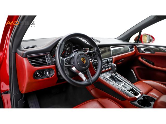 Porsche Macan 2021 Macan 2.0 T — фото 8