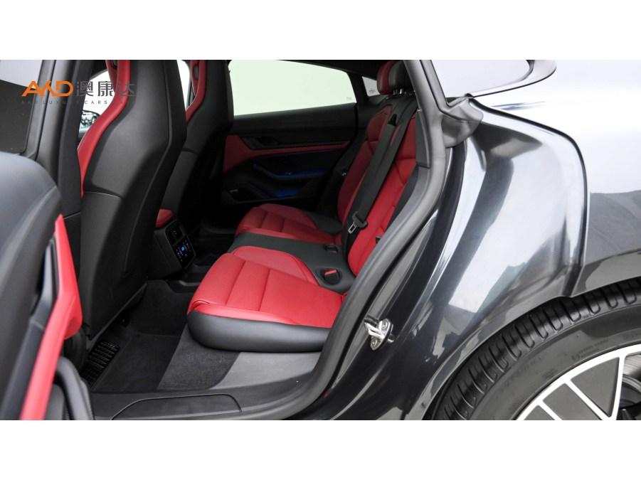 Porsche Taycan 2023 4 мест