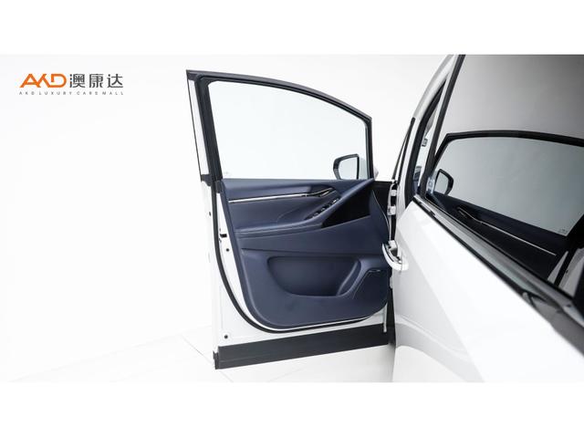 Trumpchi M8 2025 Ultra — фото 10