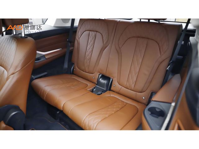 BMW X7 2020 x Drive 40i — фото 9