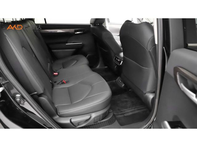 Toyota Highlander 2024 2.5 L 4 WD 7 — фото 10