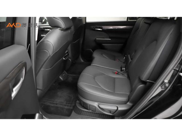 Toyota Highlander 2024 2.5 L 4 WD 7 — фото 8