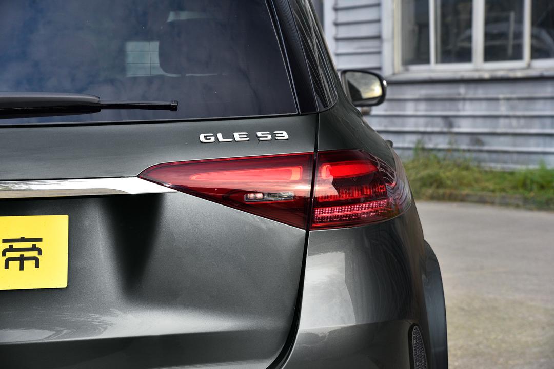 Mercedes-Benz GLE AMG 2026, фото 10