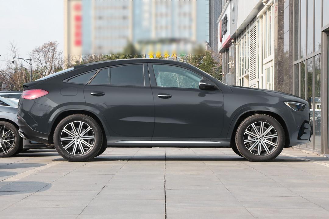 Mercedes-Benz GLE Coupe 2026, фото 8