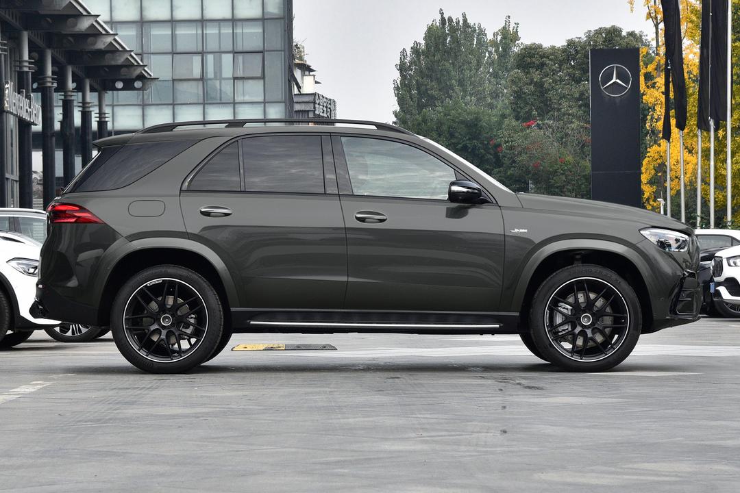 Mercedes-Benz GLE AMG 2026, фото 8